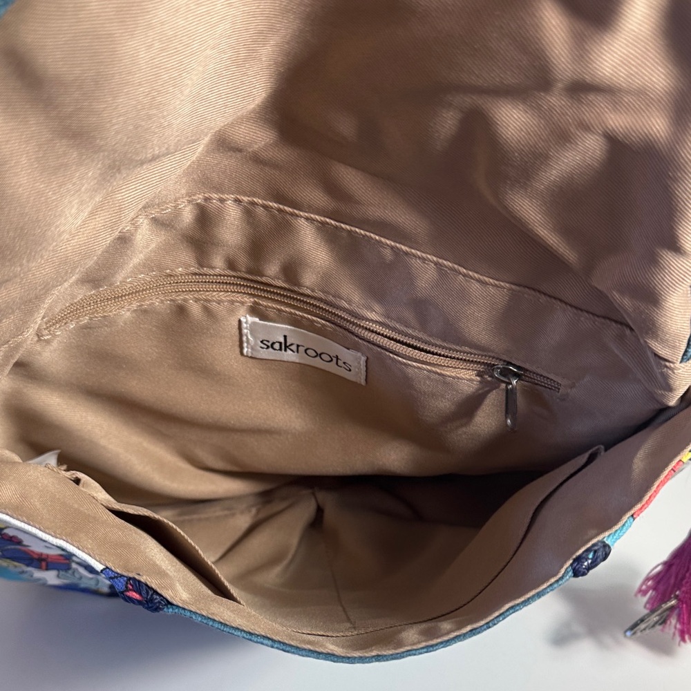 Sakroots Artist Circle Foldover Crossbody - Lake Flower Power - Picture 4 of 11